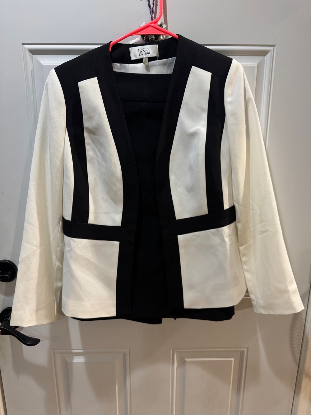 Le Suit Cream and Black Contrast Peplum Blazer